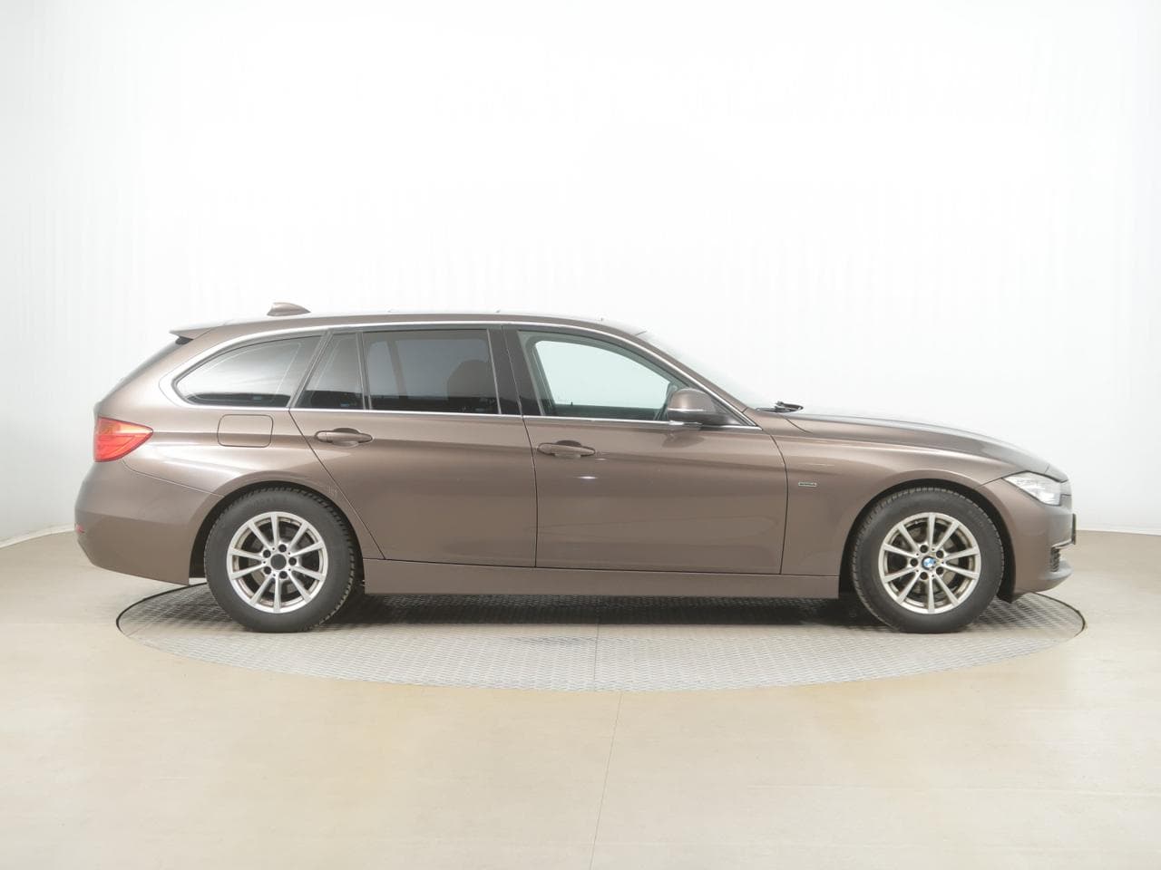 2015 BMW 3-Series - 8