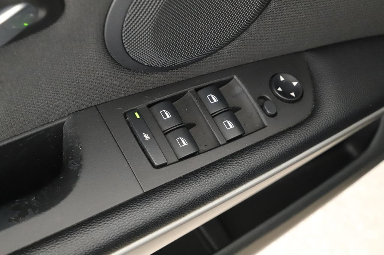 2005 BMW 3-Series - 15