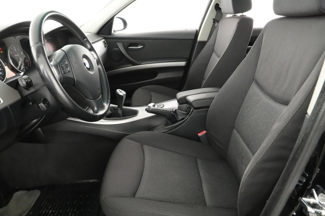 2005 BMW 3-Series - 13