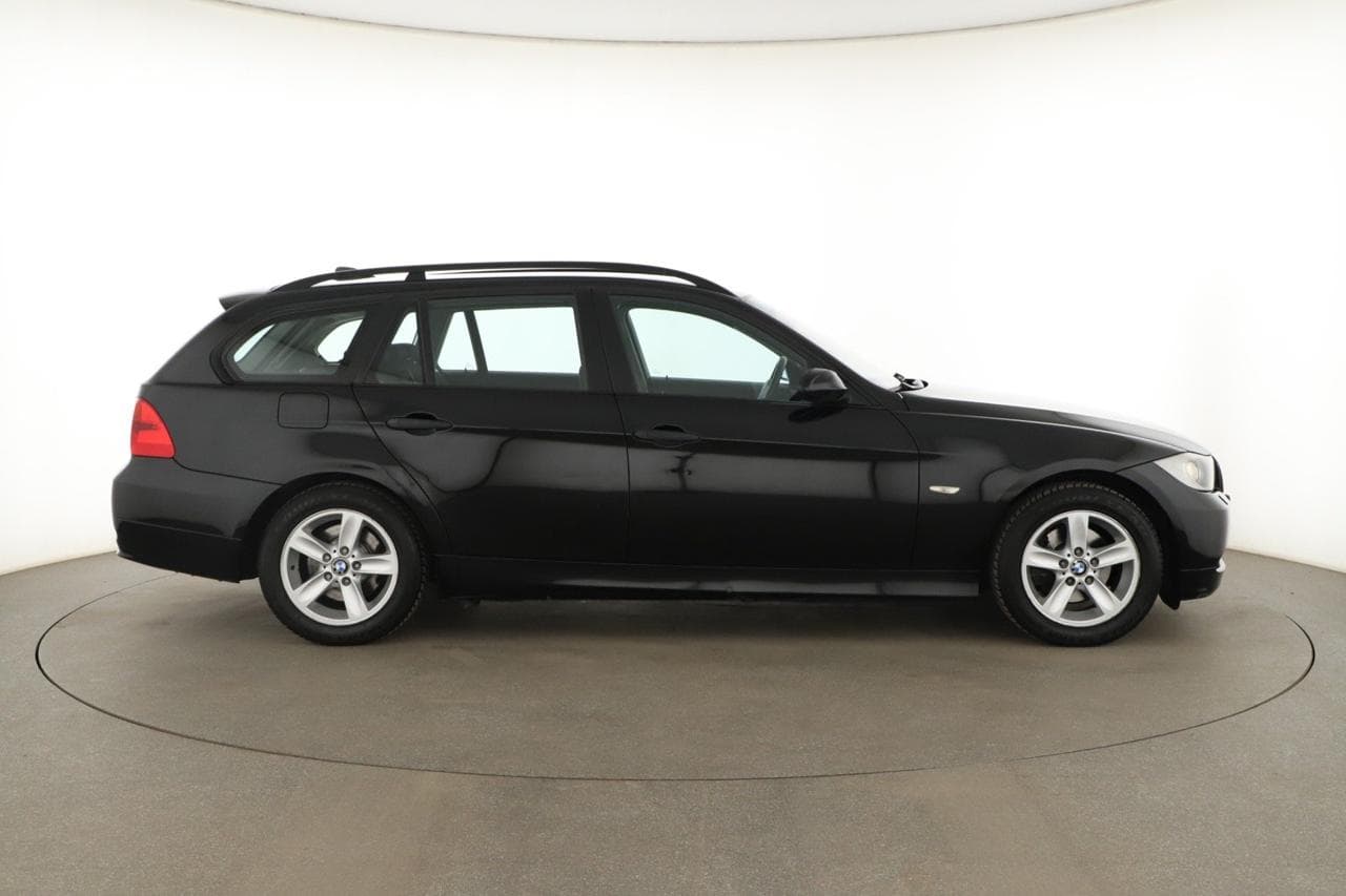 2005 BMW 3-Series - 8