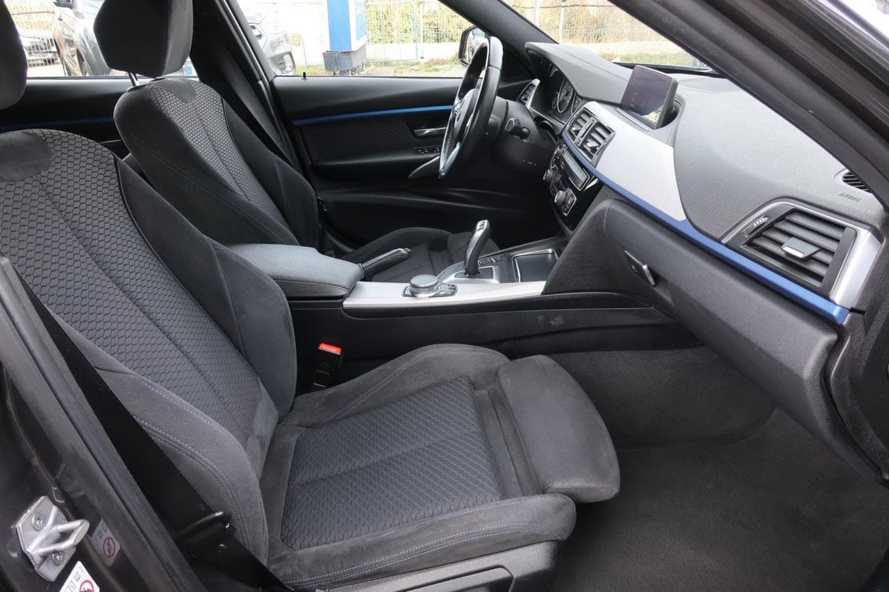 2018 BMW 3-Series - 12