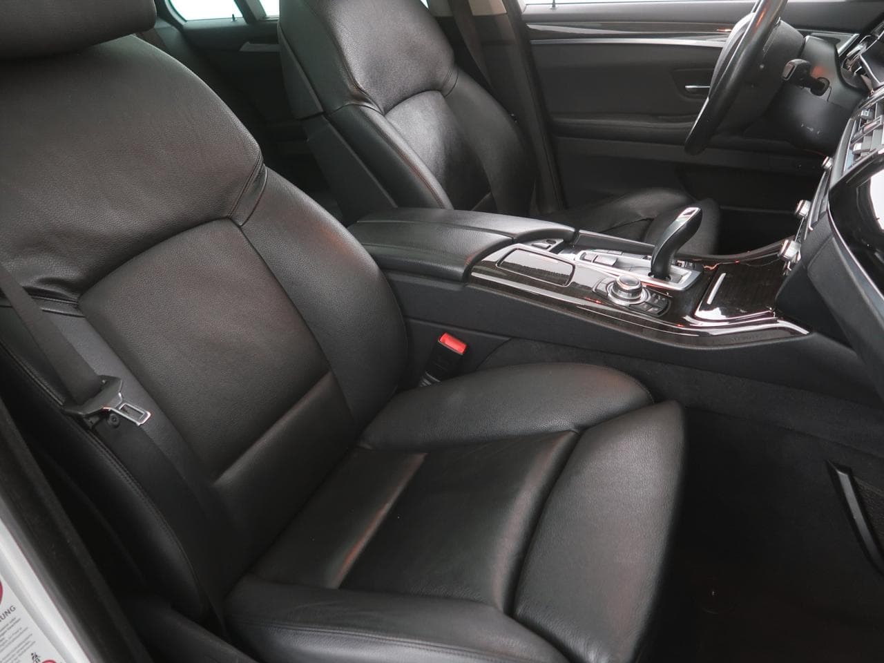 2012 BMW 5-Series - 12