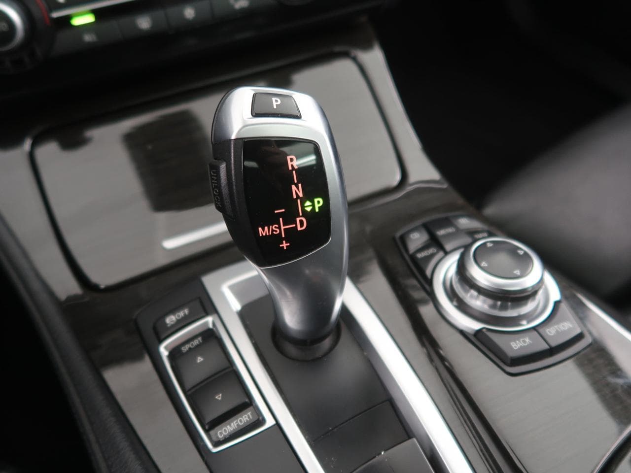 2012 BMW 5-Series - 19