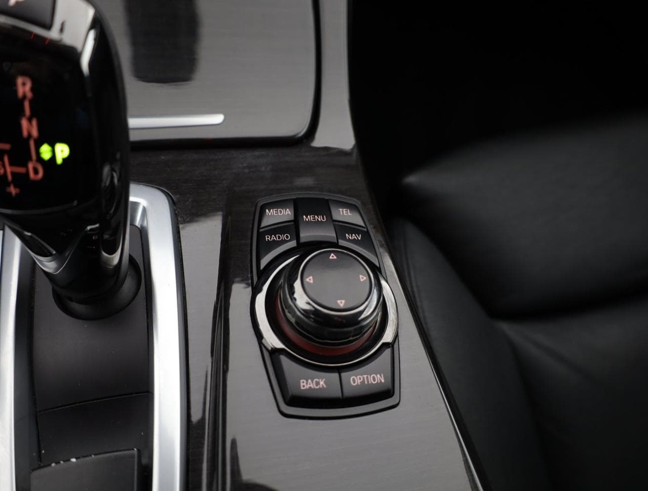 2013 BMW 5-Series - 19