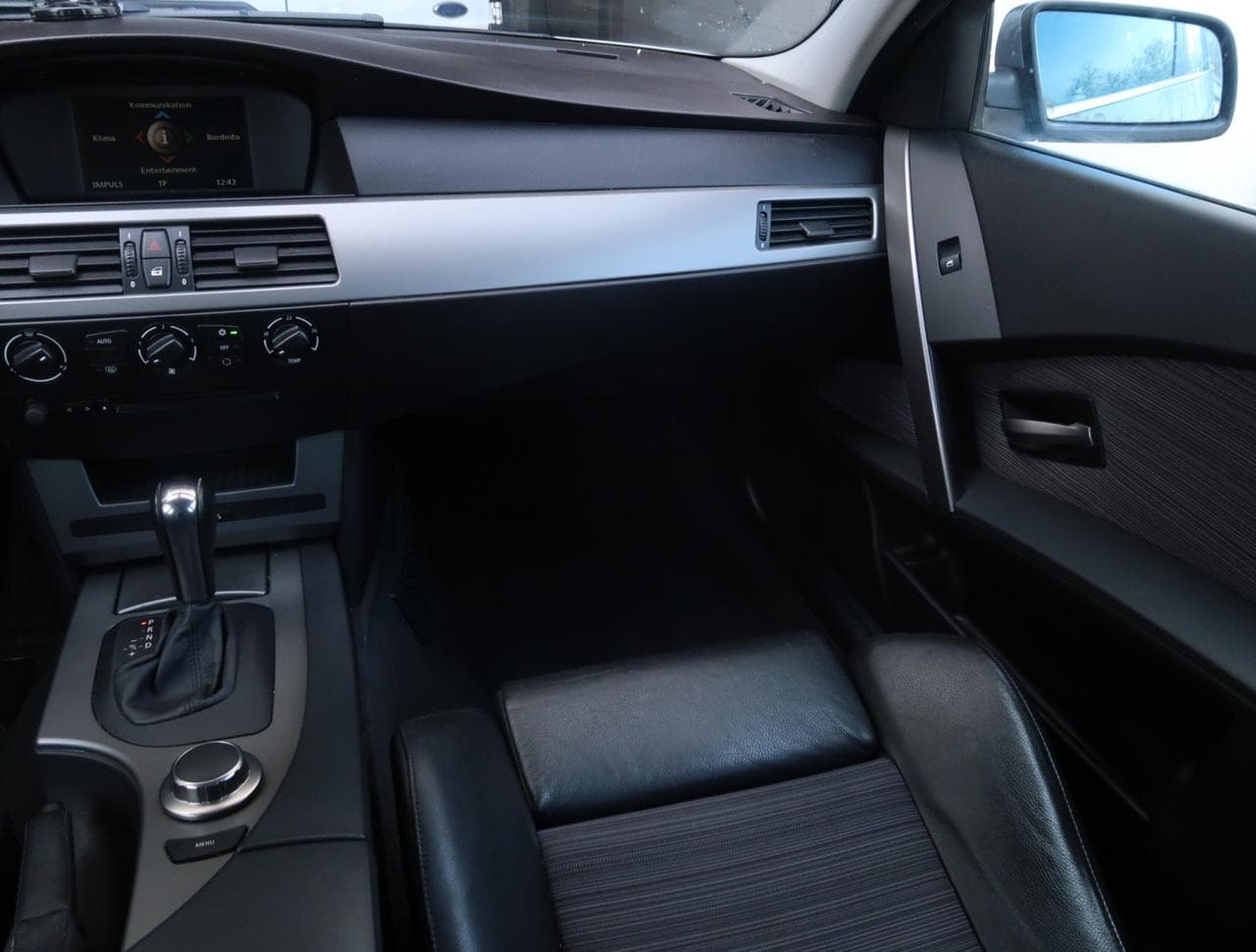 2005 BMW 5-Series - 11