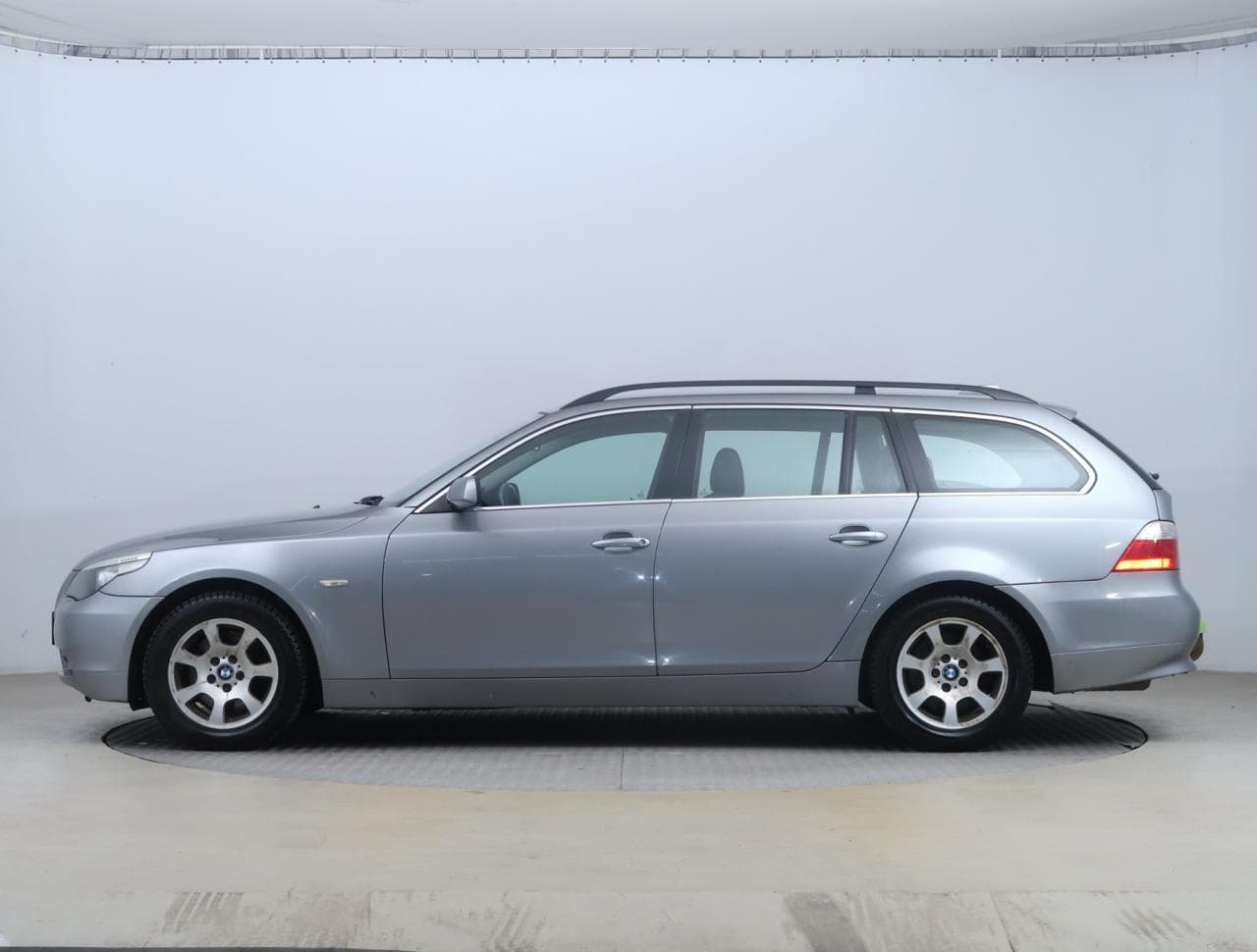 2005 BMW 5-Series - 4