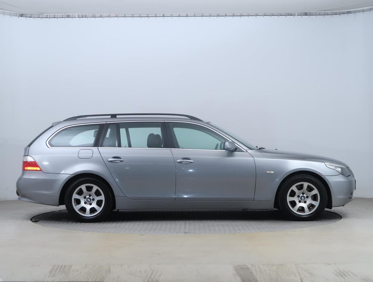 2005 BMW 5-Series - 8