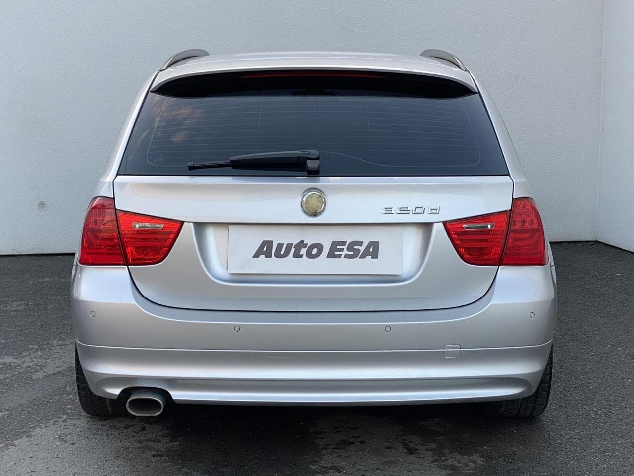 2011 BMW 3-Series - 9