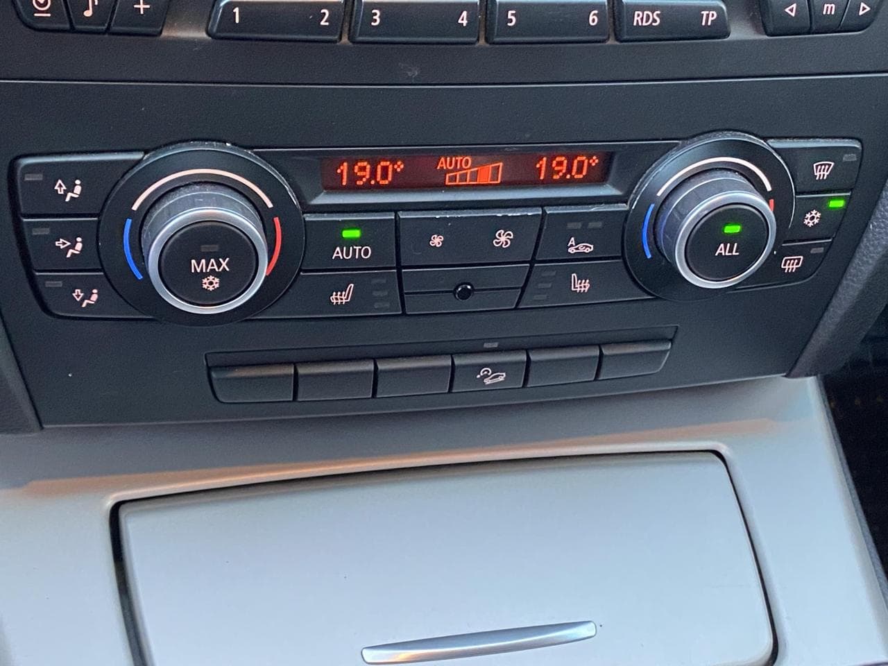 2011 BMW 3-Series - 29