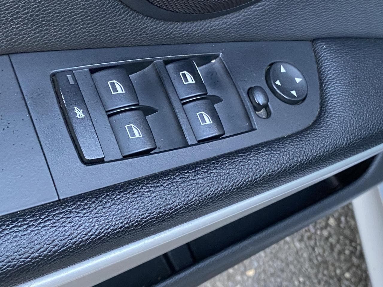 2011 BMW 3-Series - 21