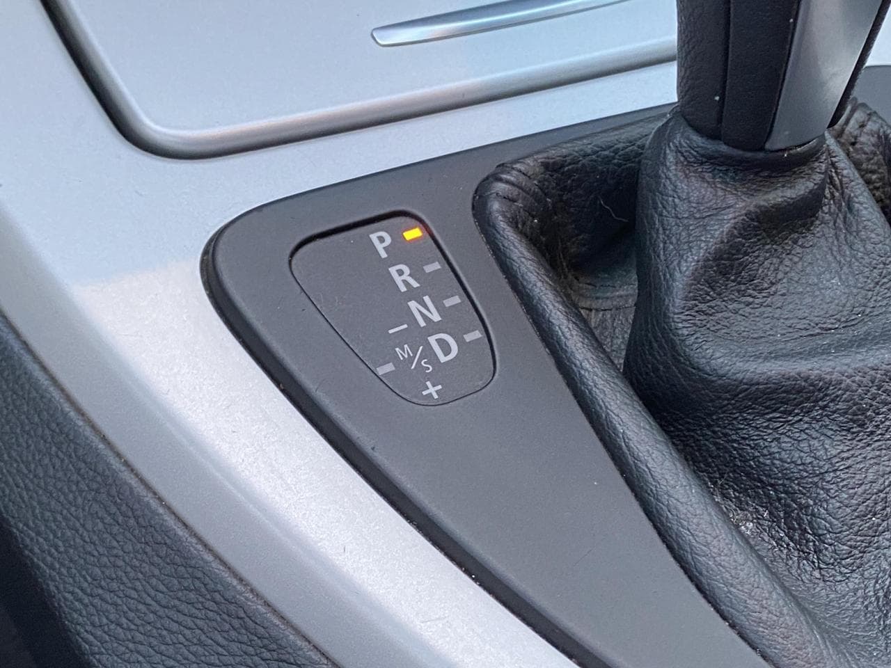 2011 BMW 3-Series - 27