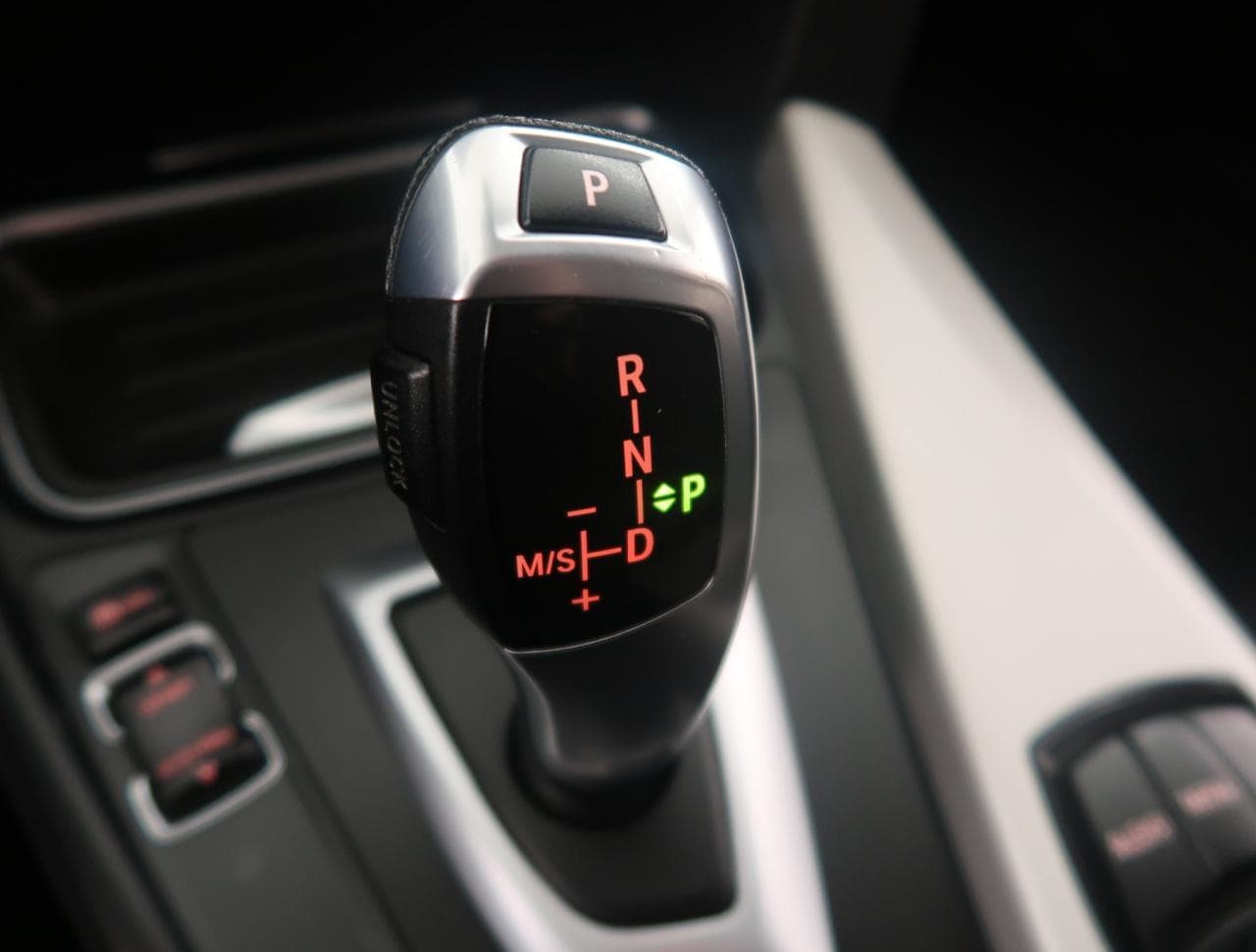 2013 BMW 3-Series - 37