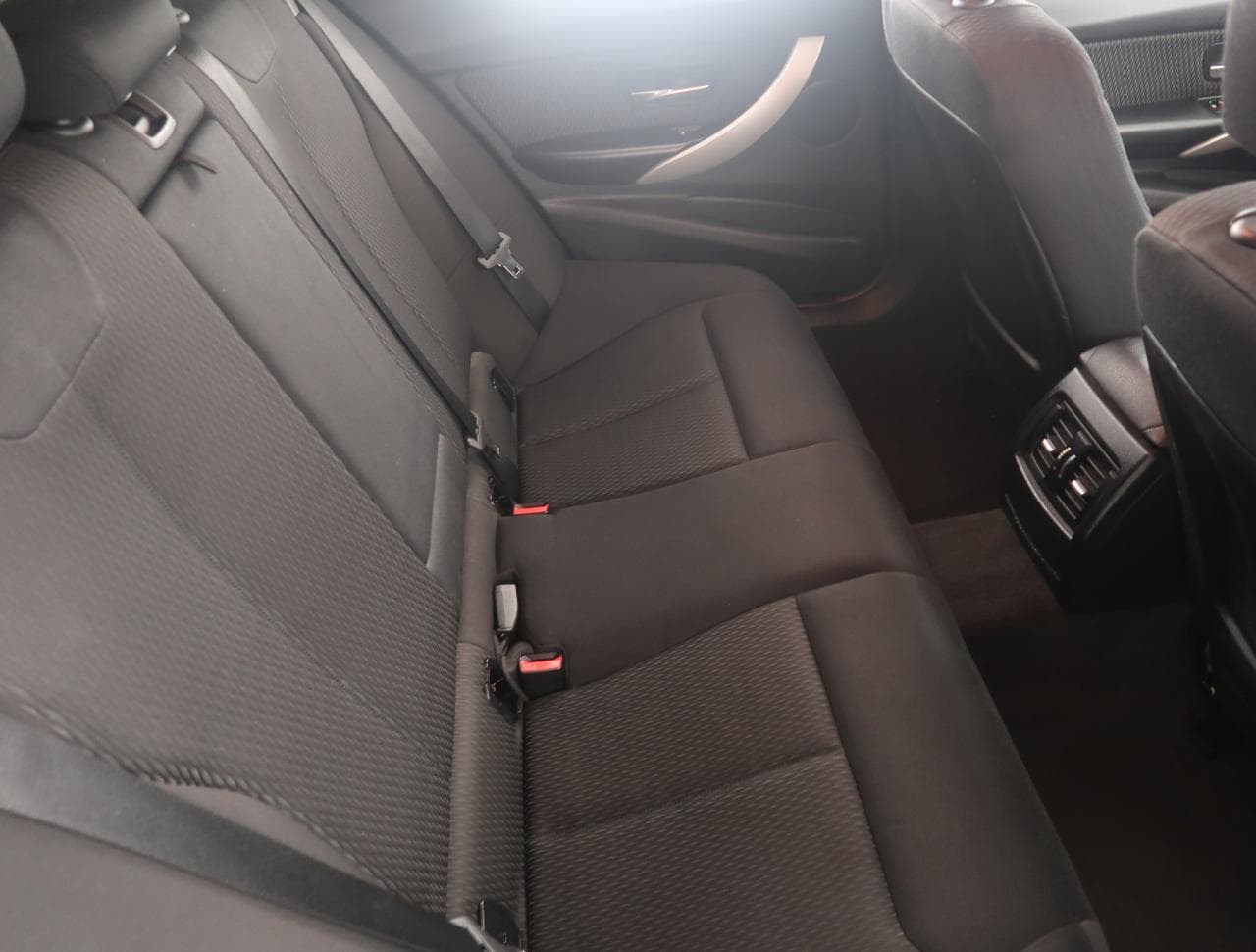 2013 BMW 3-Series - 25