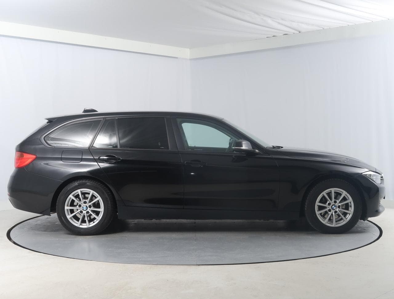 2013 BMW 3-Series - 15