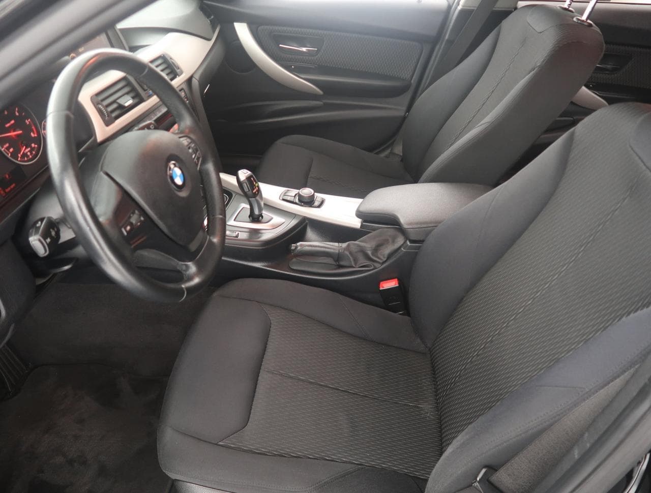 2013 BMW 3-Series - 31