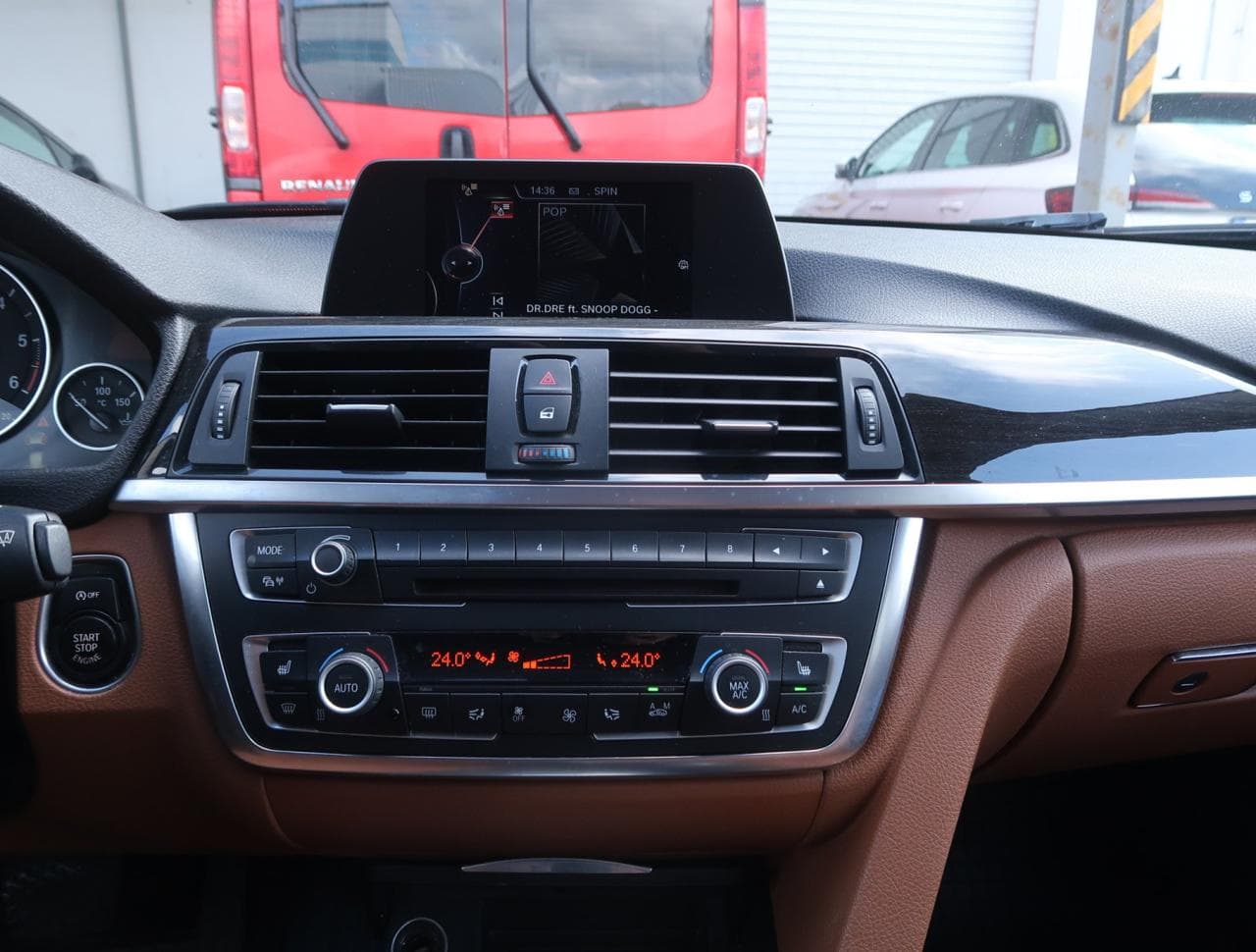 2015 BMW 3-Series - 35