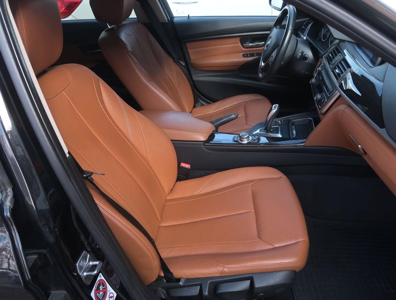 2015 BMW 3-Series - 23