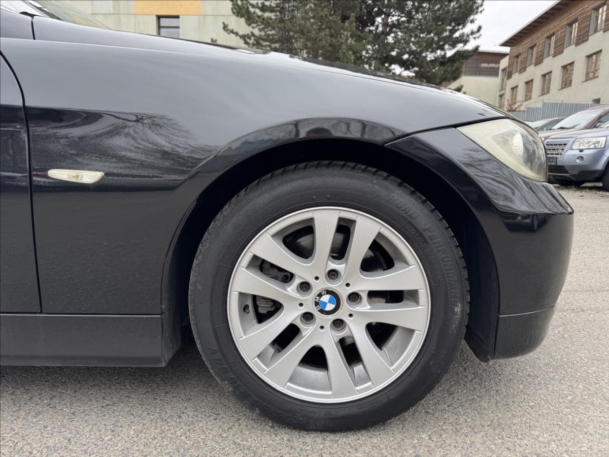 2005 BMW 3-SERIES - 19
