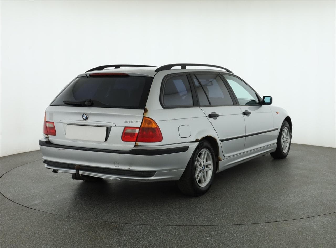 2003 BMW 3-Series - 13