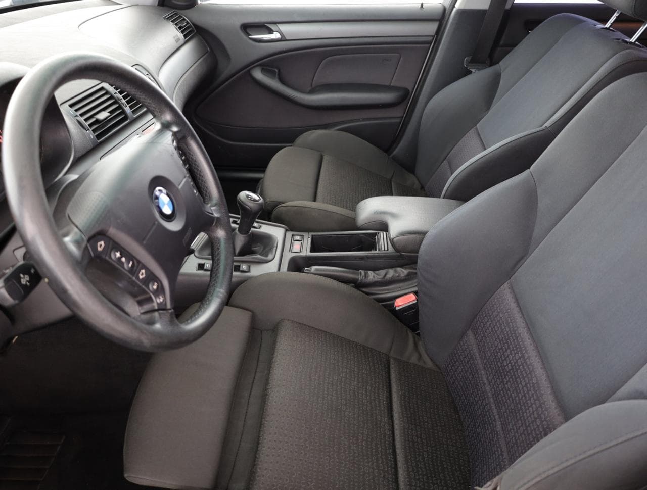 2003 BMW 3-Series - 25