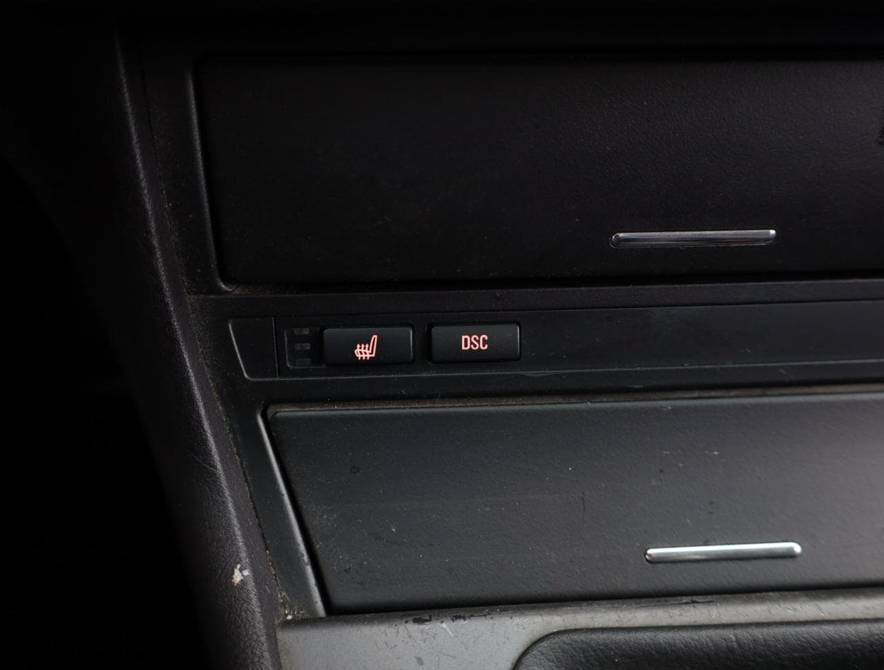 2003 BMW 3-Series - 33