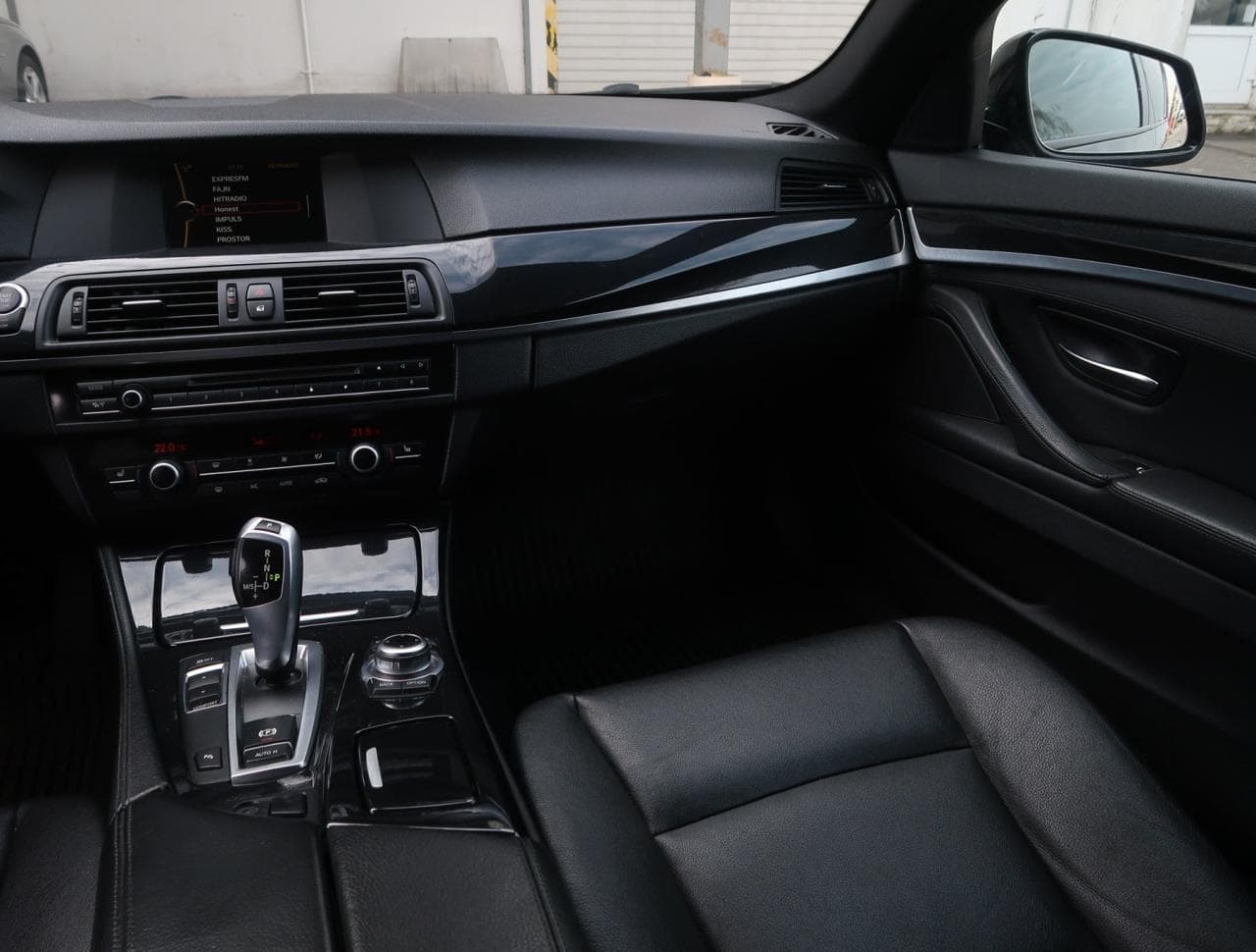 2013 BMW 5-Series - 21