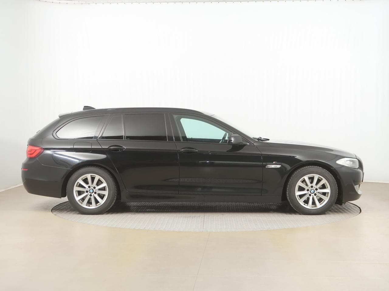 2013 BMW 5-Series - 15