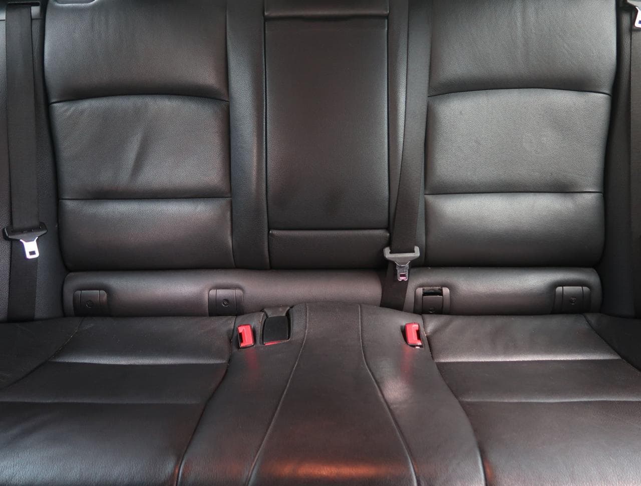 2013 BMW 5-Series - 27