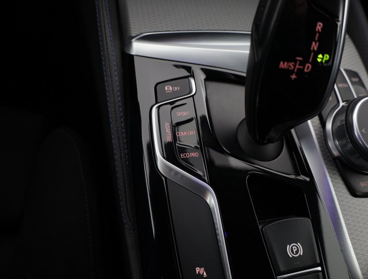 2017 BMW 5-Series - 35