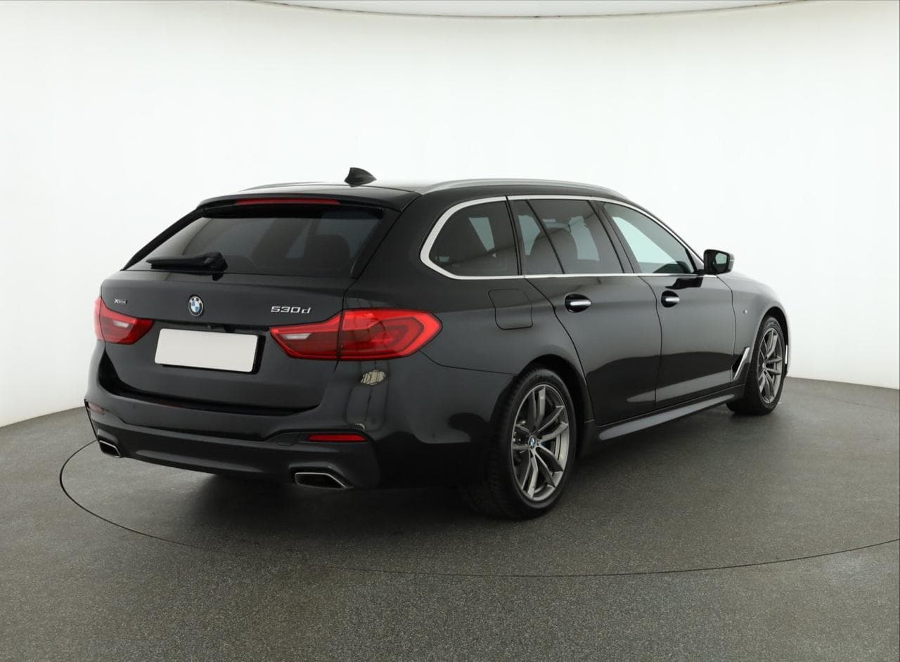 2017 BMW 5-Series - 13