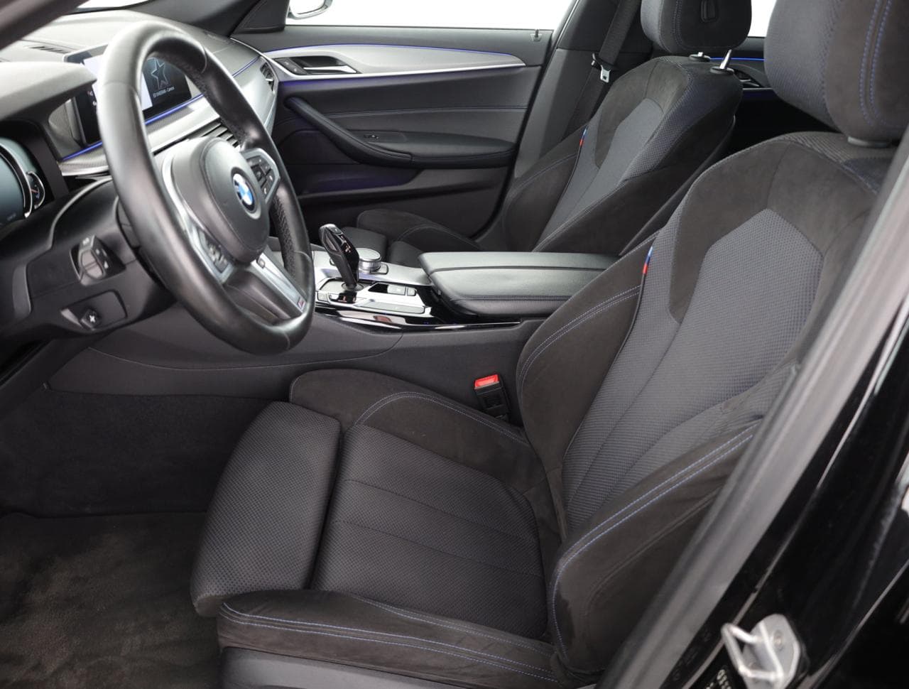 2017 BMW 5-Series - 25