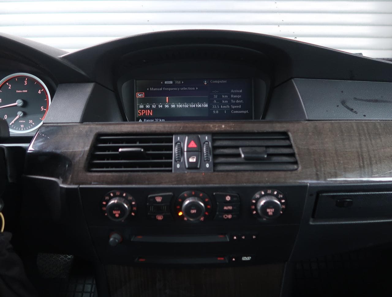 2005 BMW 5-Series - 35