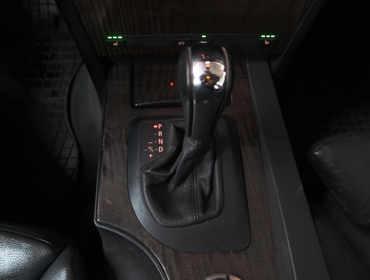 2005 BMW 5-Series - 37