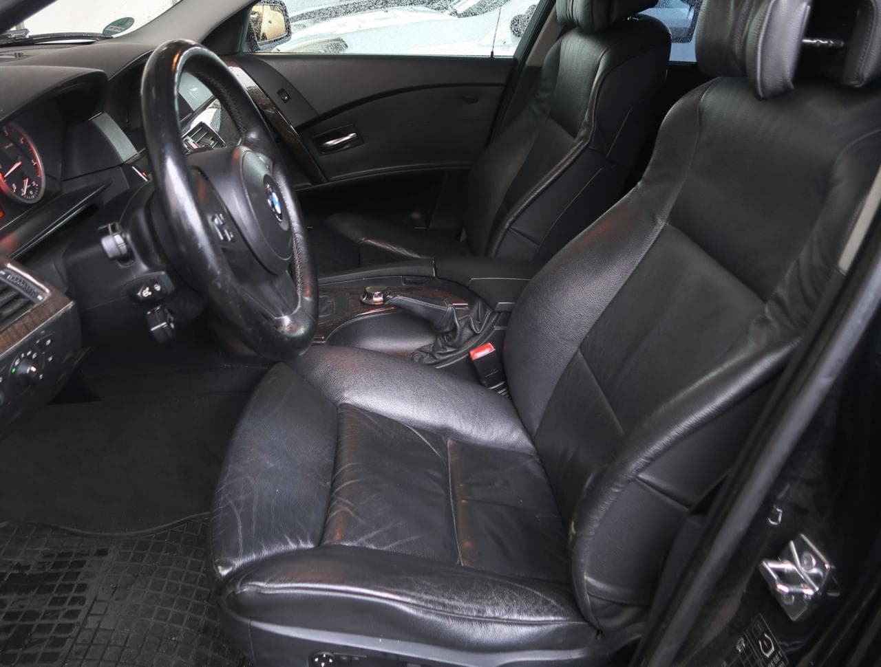 2005 BMW 5-Series - 31