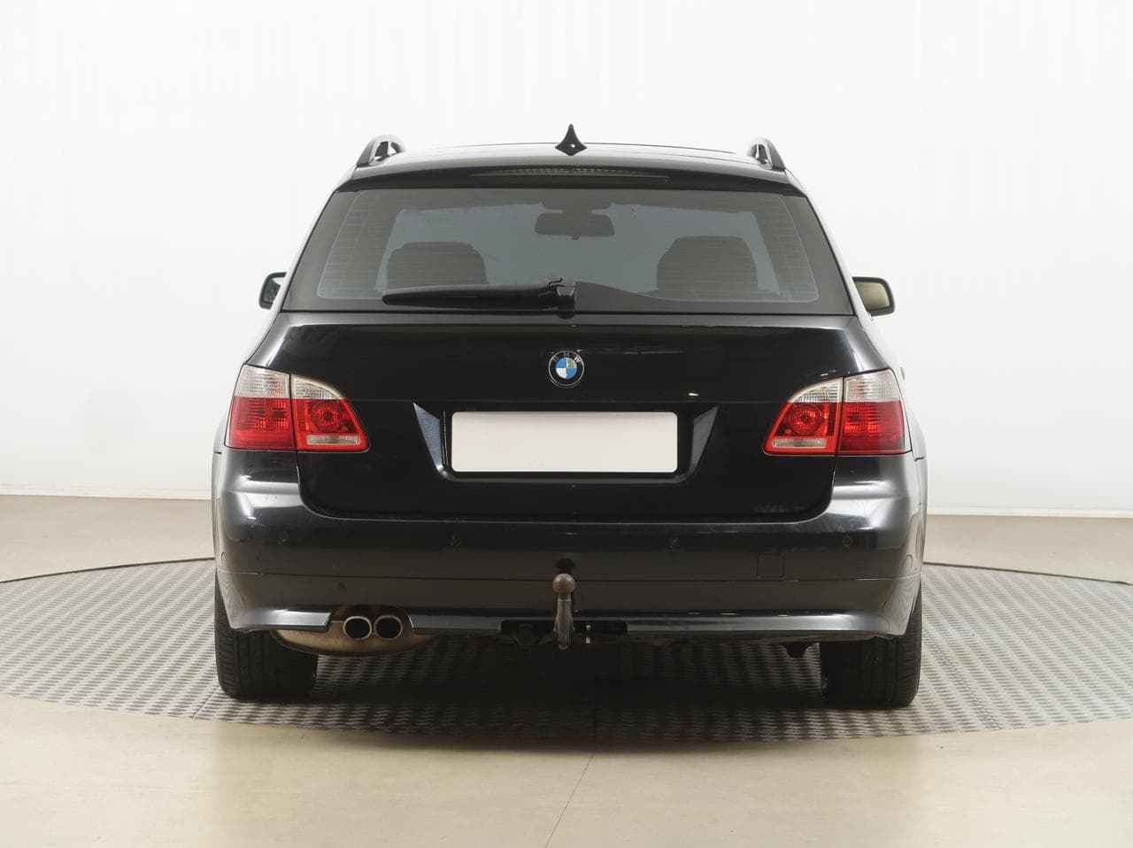 2005 BMW 5-Series - 11