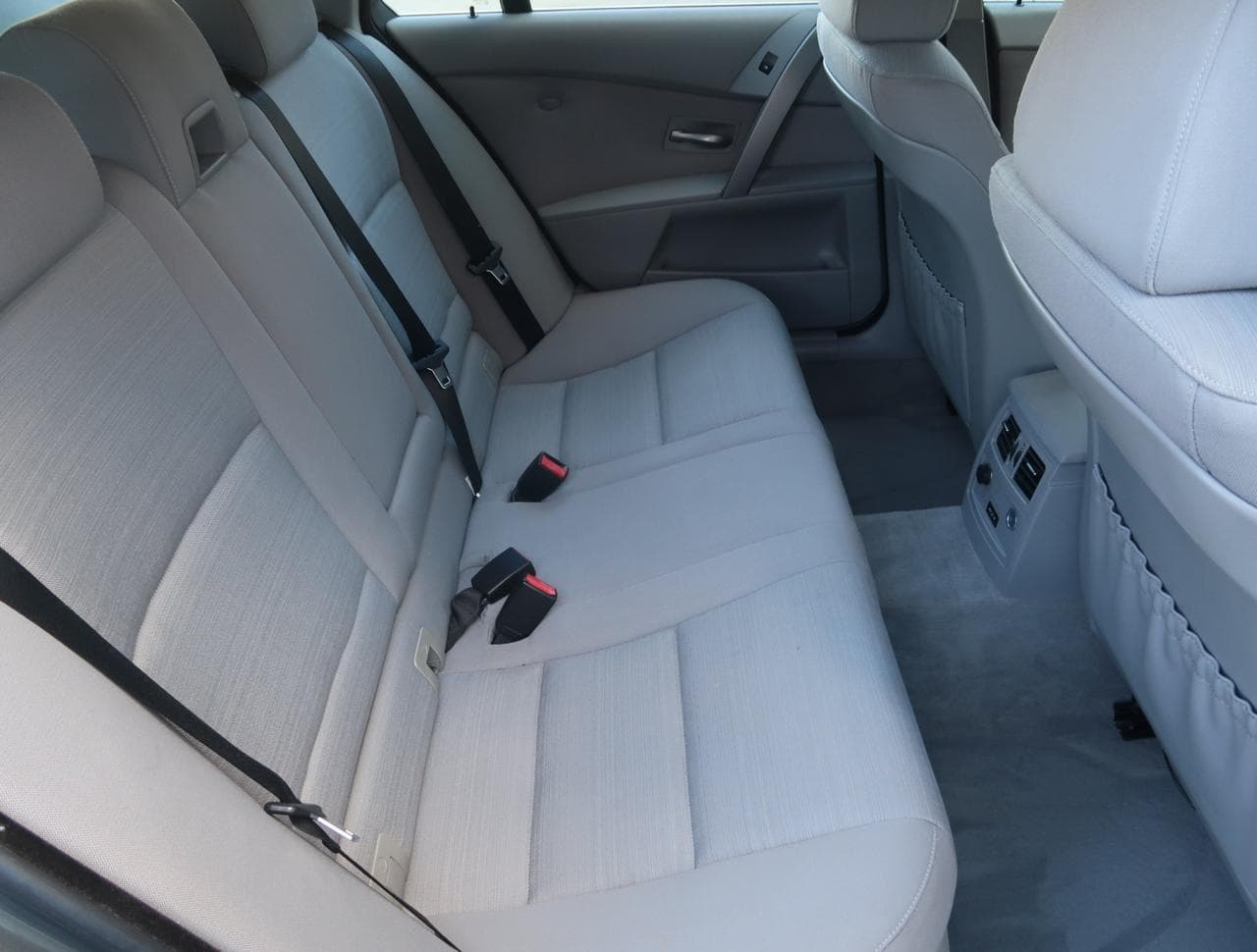 2006 BMW 5-Series - 25