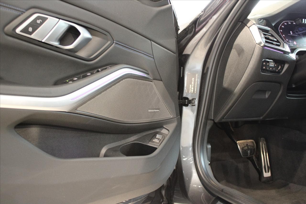 2020 BMW 3-Series - 23