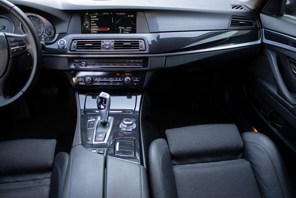 2013 BMW 5-SERIES - 10