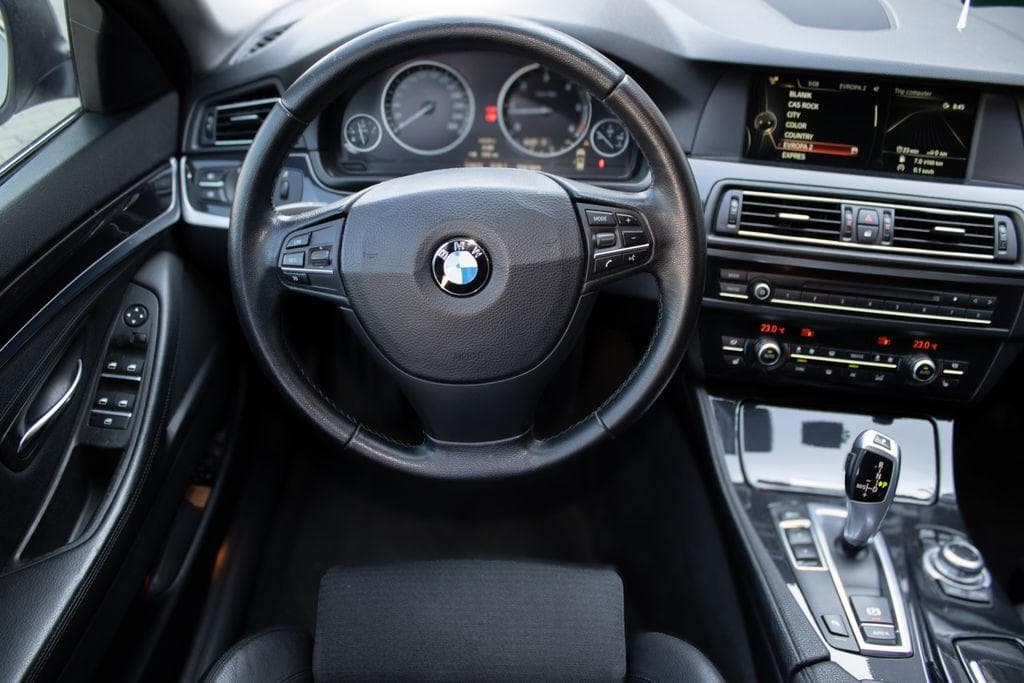 2013 BMW 5-SERIES - 9
