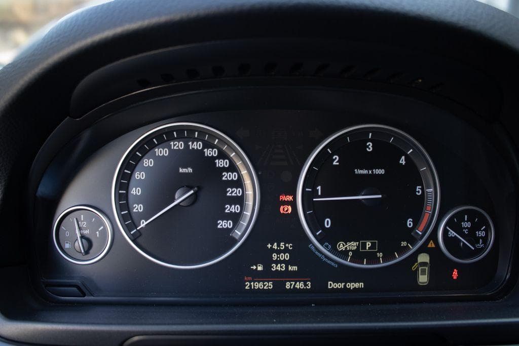 2013 BMW 5-SERIES - 11