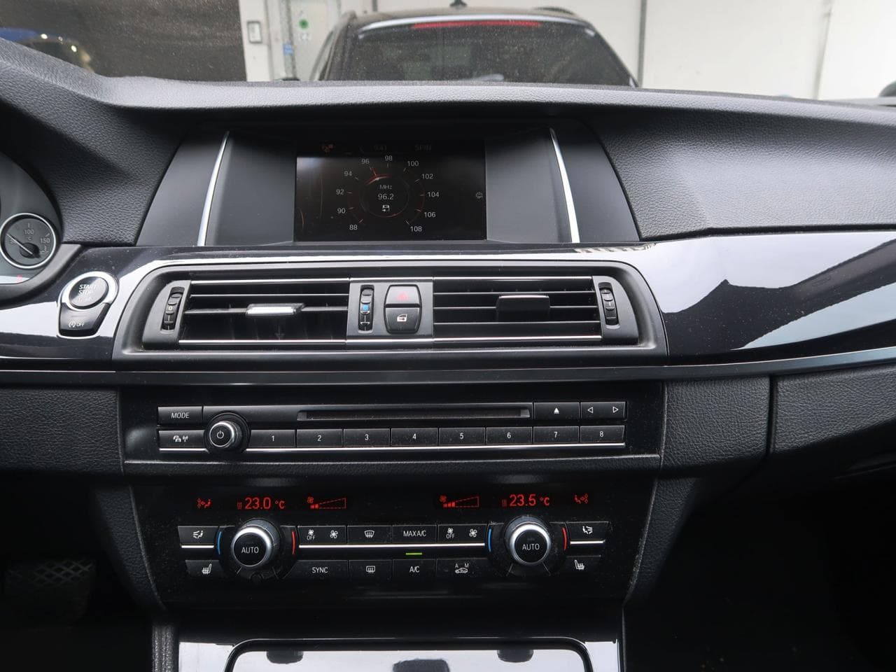 2015 BMW 5-SERIES - 18