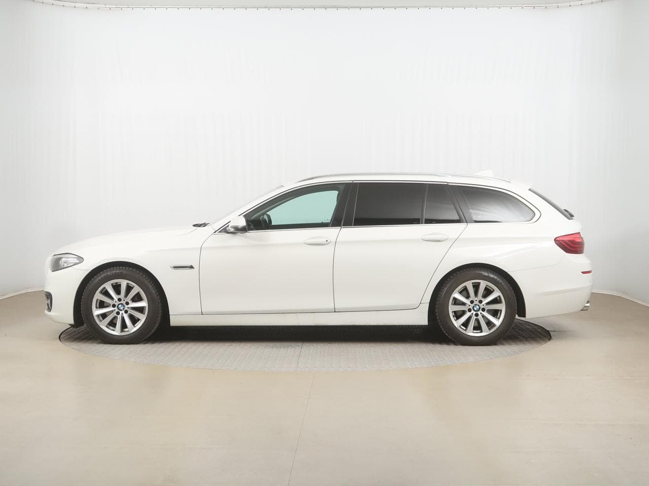 2015 BMW 5-Series - 7