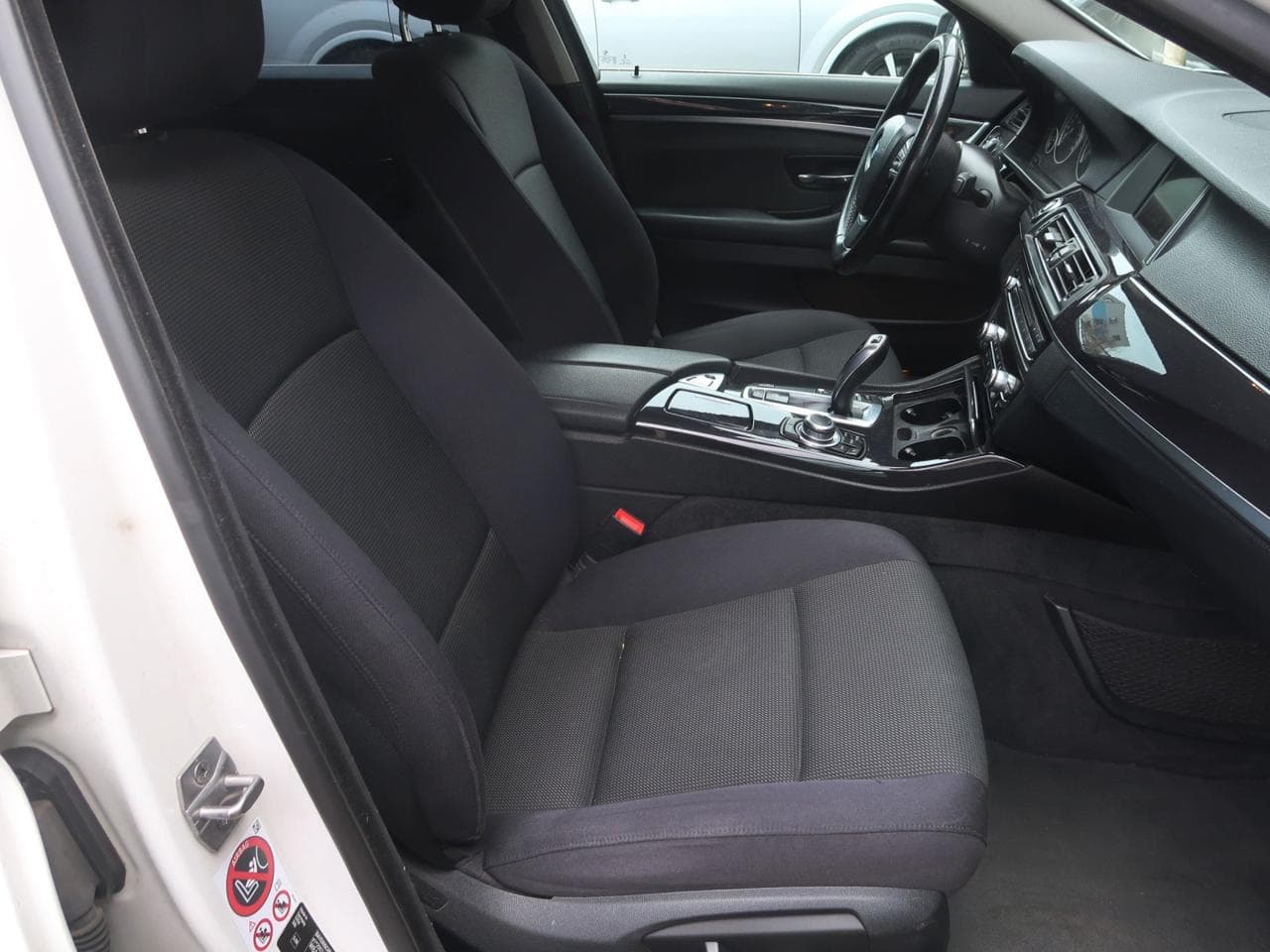2015 BMW 5-SERIES - 12