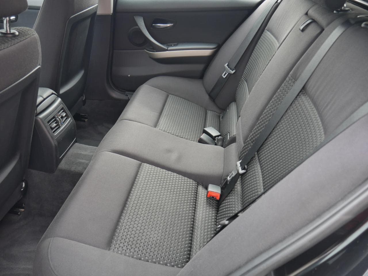 2012 BMW 3-SERIES - 10