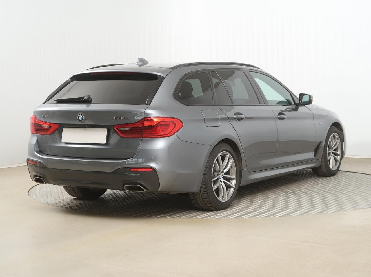 2020 BMW 5-SERIES - 12