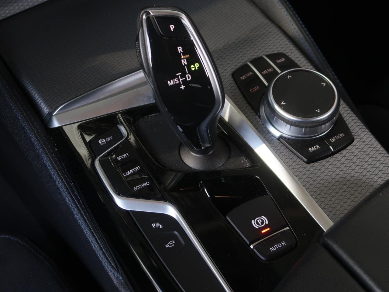 2020 BMW 5-SERIES - 36