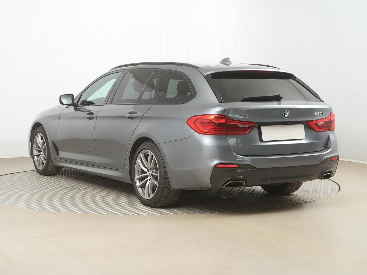 2020 BMW 5-SERIES - 9