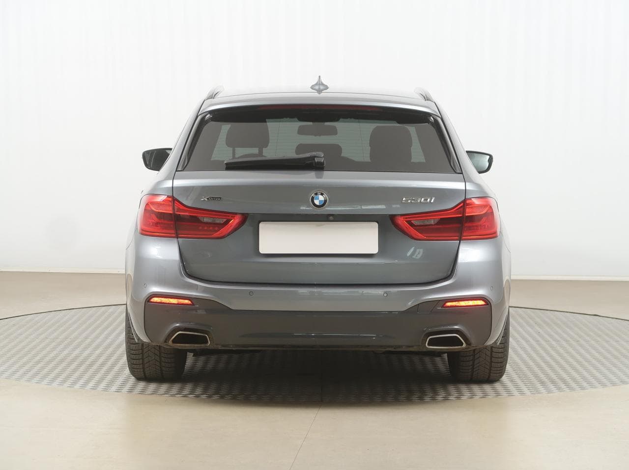 2020 BMW 5-SERIES - 11