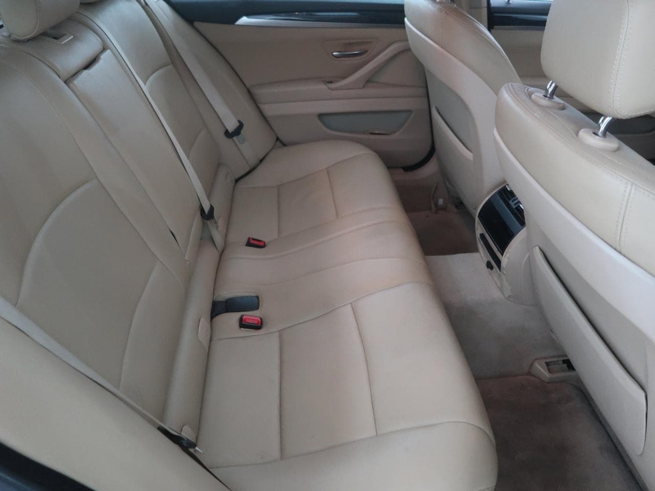 2011 BMW 5-SERIES - 25