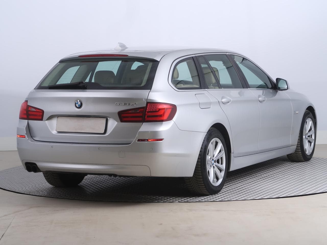 2011 BMW 5-SERIES - 13